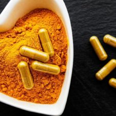 featured image for blog post on best turmeric powder